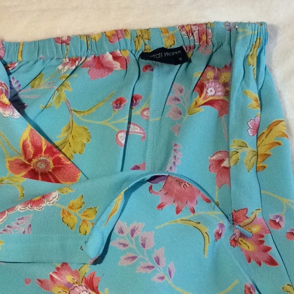 Pants Jacobean Floral Capri - Picture 6 of 7